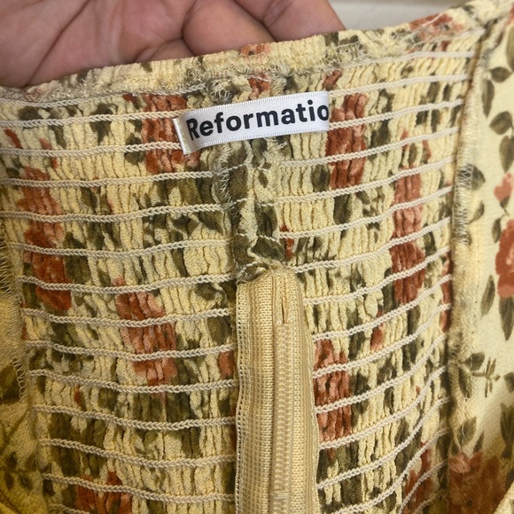 Reformation Delevan Top / Square Neck, Smocked, Floral, Blouse / Size 10 - Picture 9 of 9